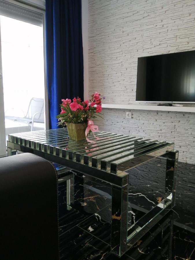 Totani Lux Appartement Peraía Buitenkant foto