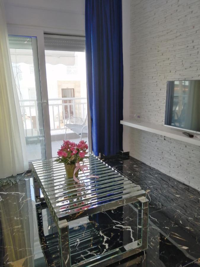 Totani Lux Appartement Peraía Buitenkant foto