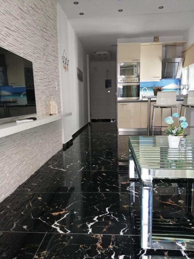 Totani Lux Appartement Peraía Buitenkant foto